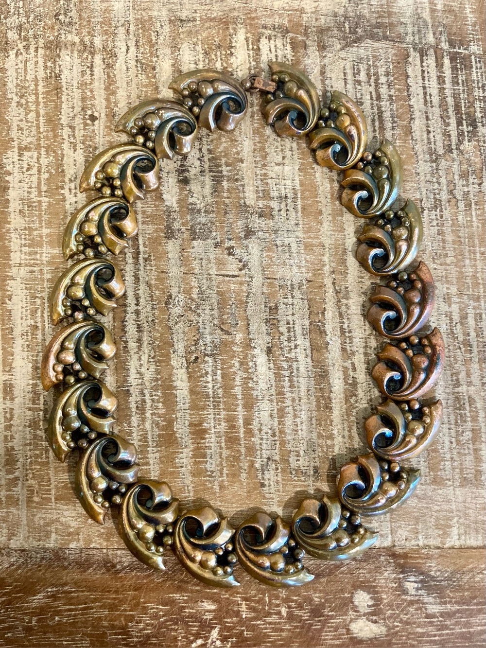 Vintage Modernist Swirl Scroll Metal Choker Necklace 16”